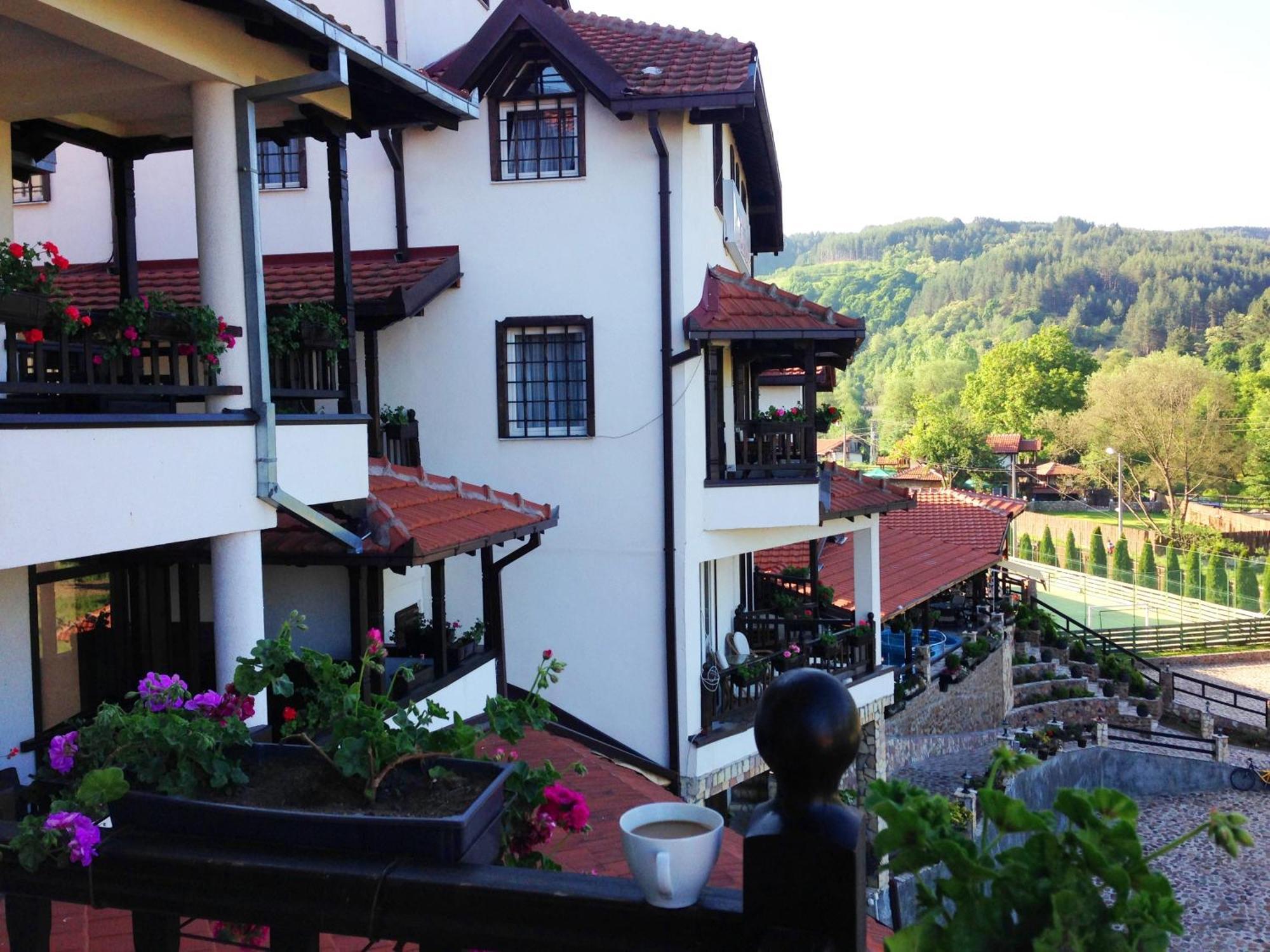 Hotel Manastir ベロヴォ エクステリア 写真