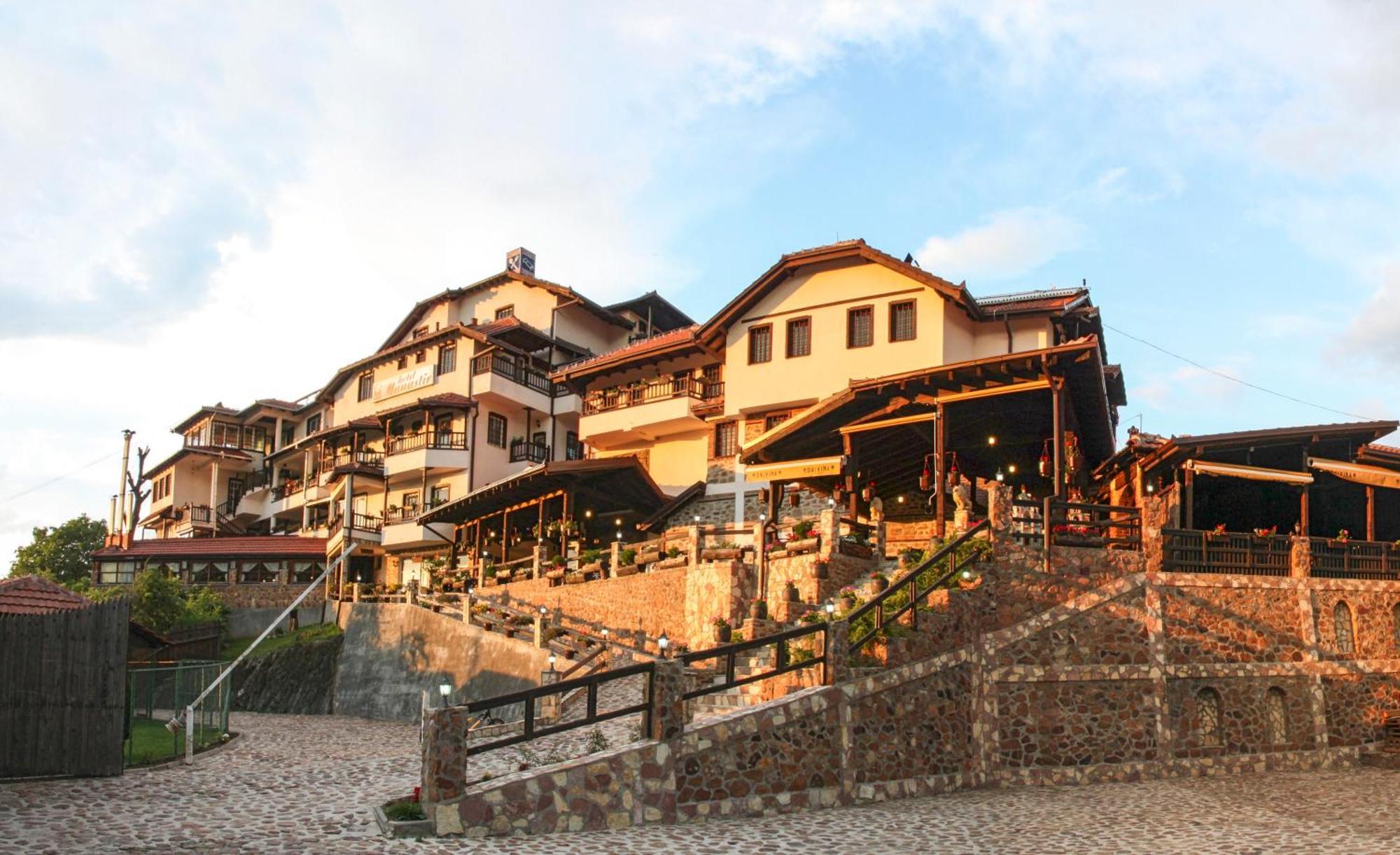 Hotel Manastir ベロヴォ エクステリア 写真