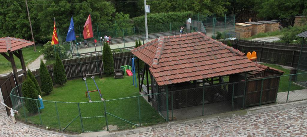 Hotel Manastir ベロヴォ エクステリア 写真