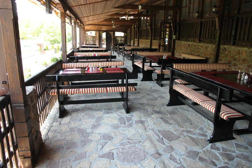 Hotel Manastir ベロヴォ エクステリア 写真